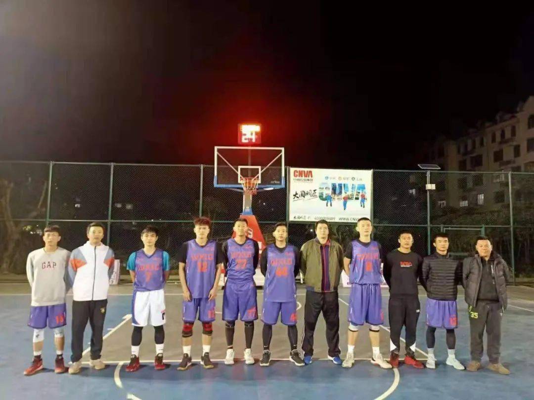 希尔城主场大比分战胜对手,积分扩大(希尔 f1) 希尔城主场大比分战胜对手,积分扩大(希尔 f1)