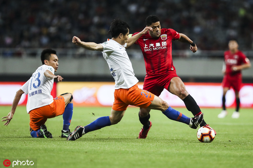 鲁能主场告捷！胡尔克建功，西塞快速反击击垮对手的简单介绍