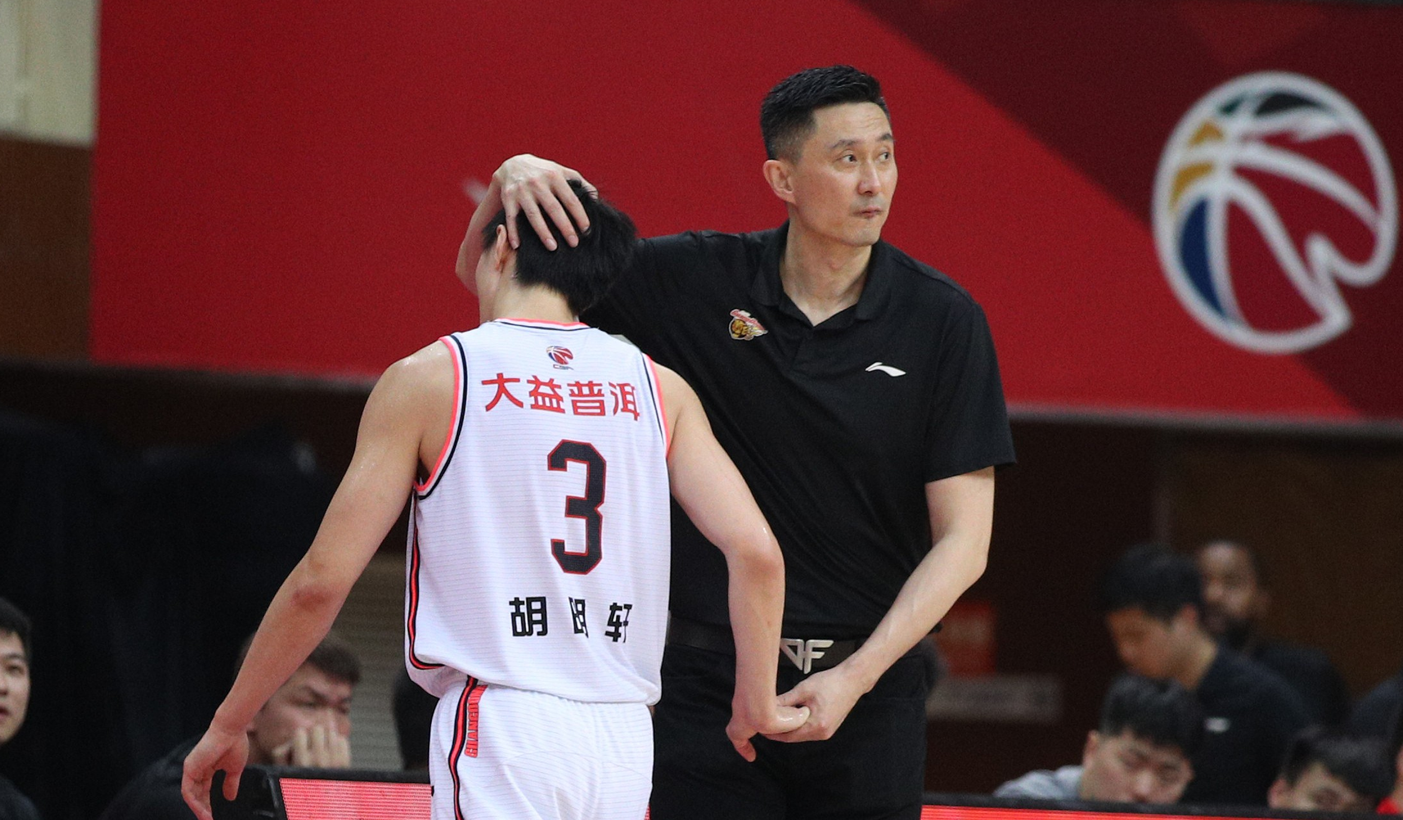 热门篮球联赛掀起轰动，球员实力备受关注的简单介绍