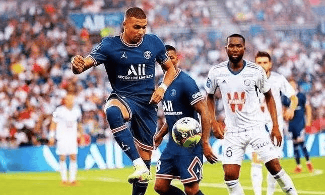 沙尔克连胜终结，遭遇惨败后需重振士气的简单介绍